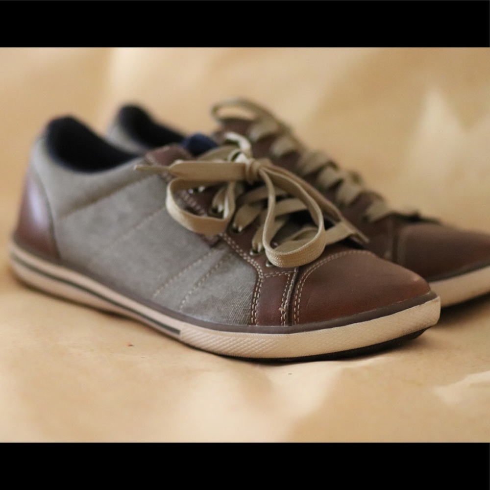 American Eagle Memory Foam Loafer Style Sneaker